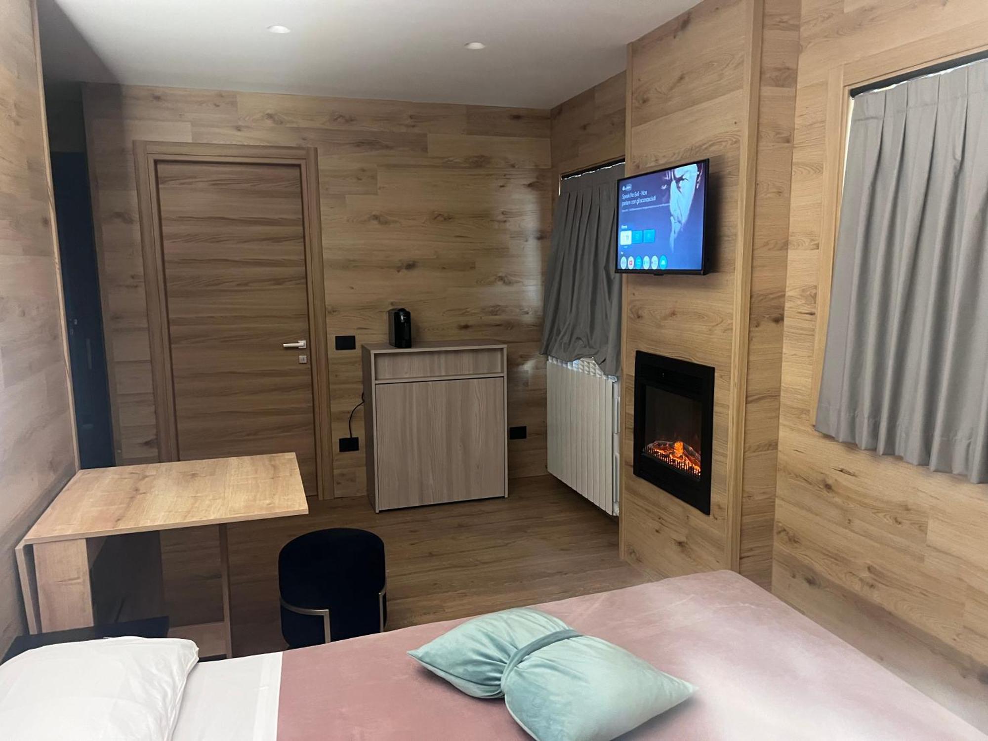 Anemone Bianco Suite Rooms Passo del Tonale Esterno foto