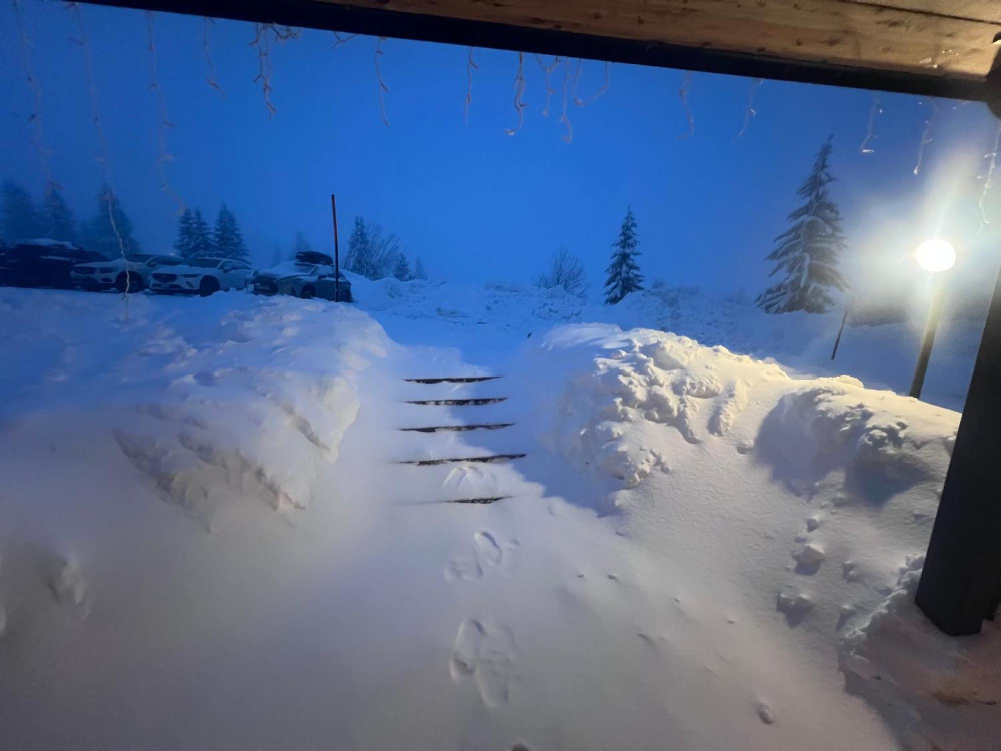 Anemone Bianco Suite Rooms Passo del Tonale Esterno foto